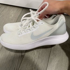 White Nike Lunarconverge Like-New